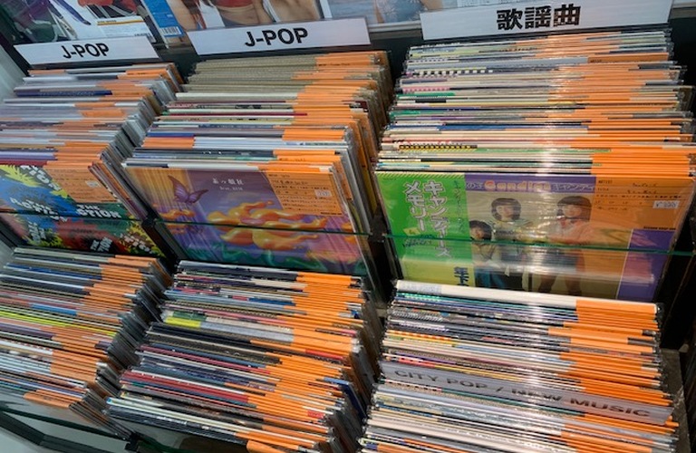 名古屋大須でおすすめのレコード買取店レコードショップズー、年中無休です。