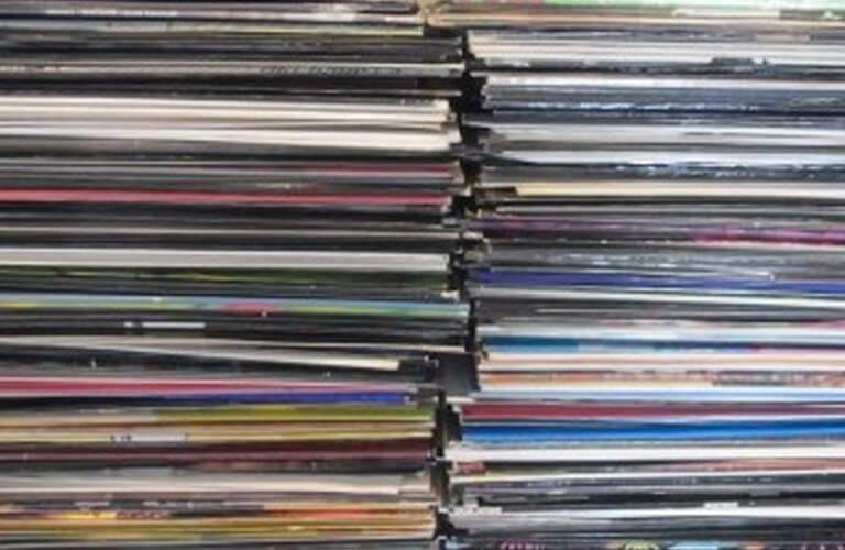 【名古屋】昭和歌謡のレコード店頭持ち込みや出張買取で買取中！ぜひ当店にお売りください。